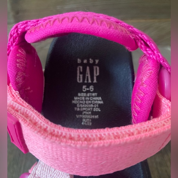GAP, girls pink sandals - Picture 3 of 6